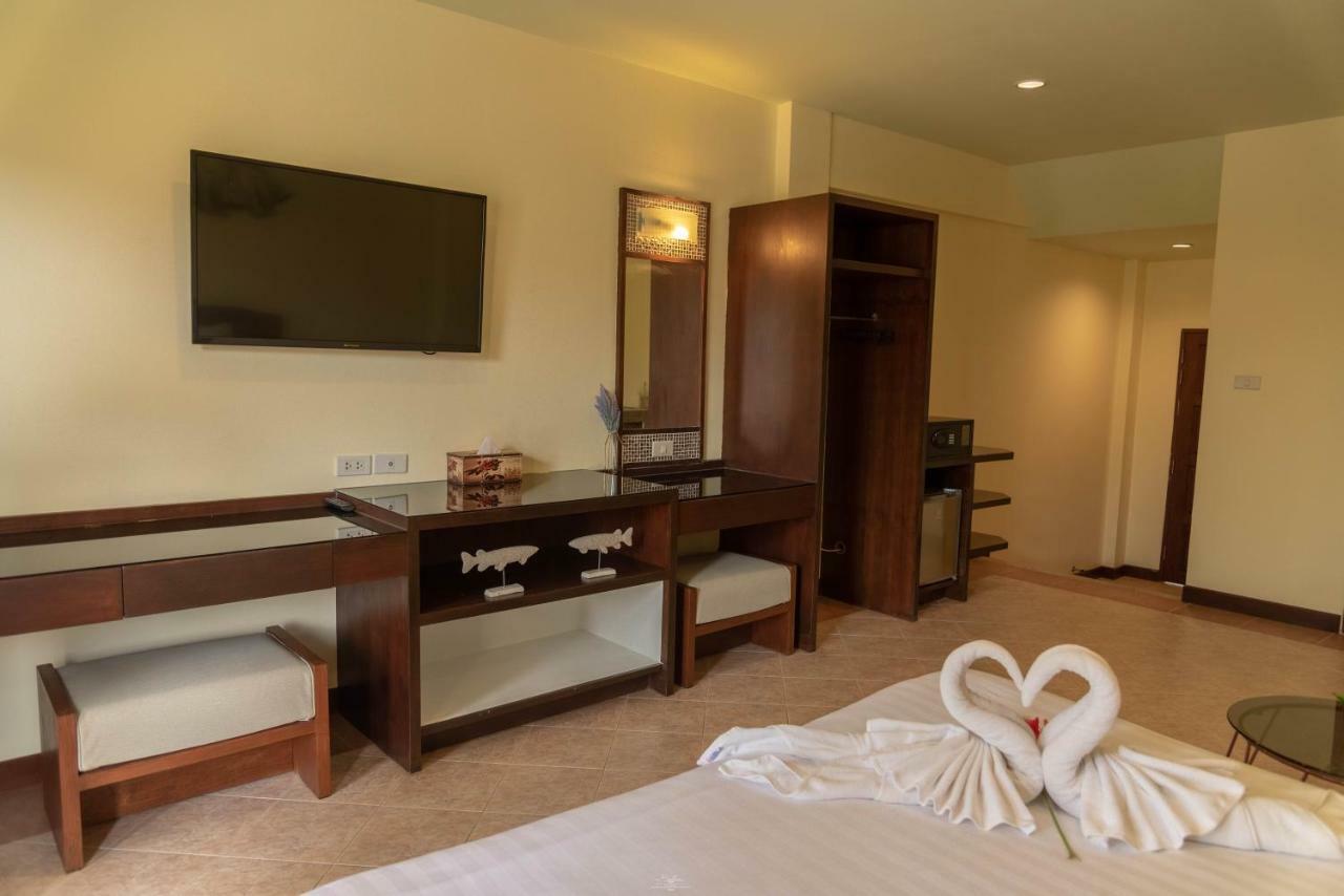 Park 38 Hotel - Sha Plus Phuket Bagian luar foto