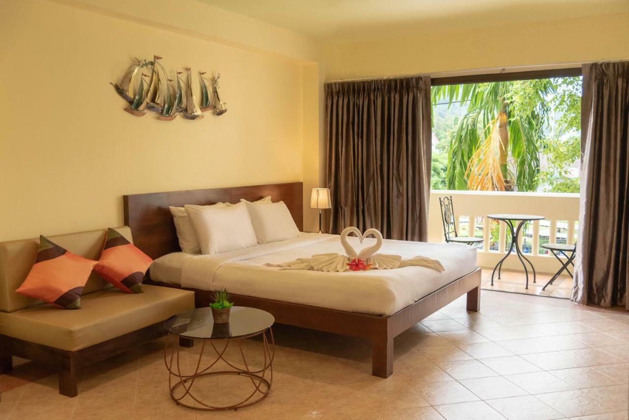 Park 38 Hotel - Sha Plus Phuket Bagian luar foto