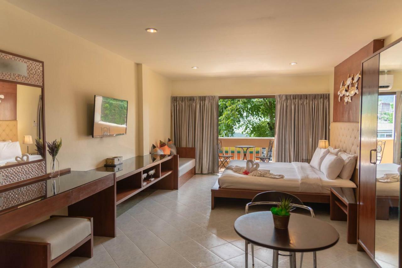 Park 38 Hotel - Sha Plus Phuket Bagian luar foto